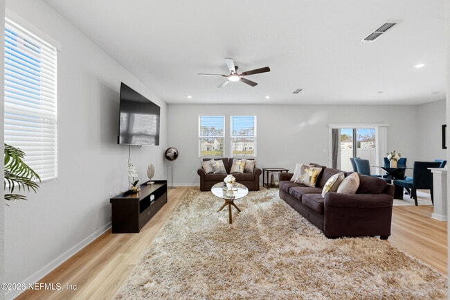 Building Photo - 14742 Cashew Ave