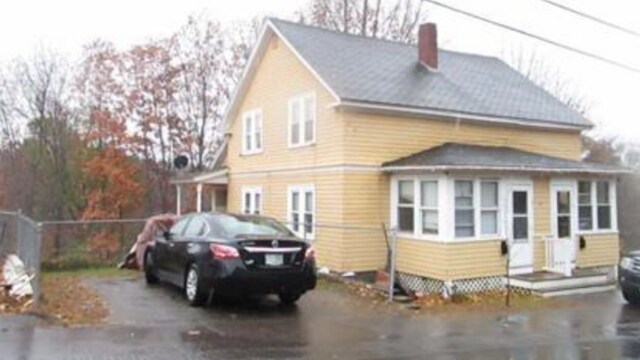 Building Photo - 221 Baldwin St