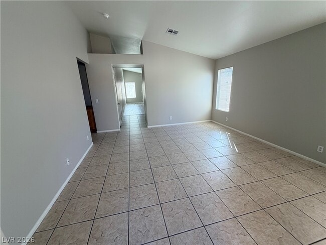 Building Photo - 765 Donelle Ave