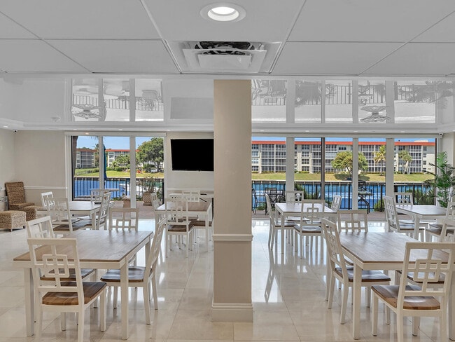 Building Photo - 1150 Hillsboro Mile