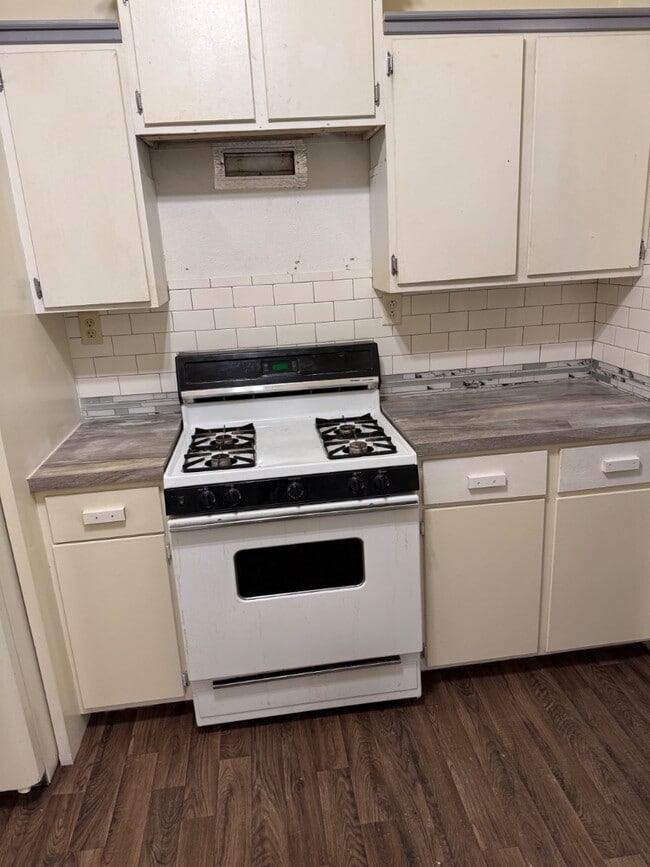 Building Photo - 1460 N Edward St