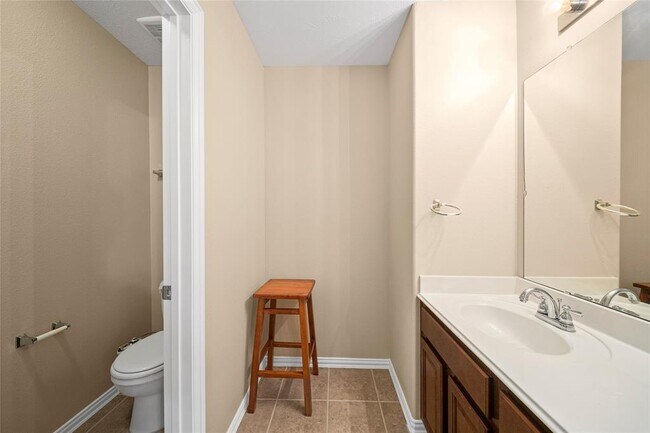 Building Photo - 6146 Sierra Springs Ln