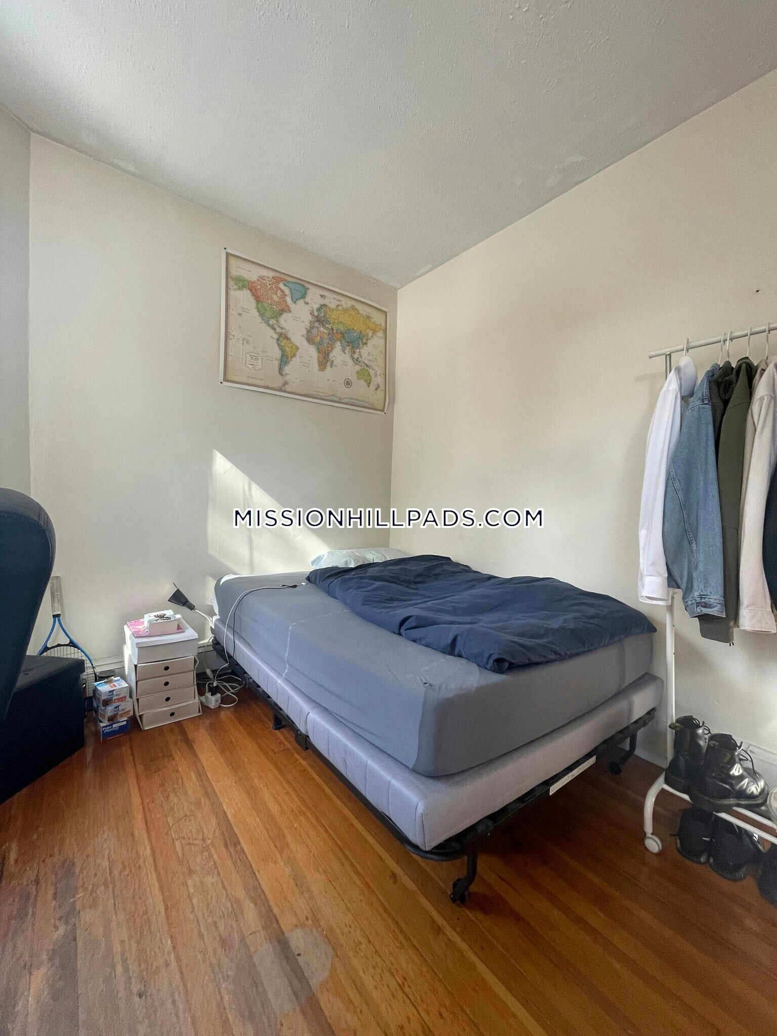 Building Photo - 9 Hillside St