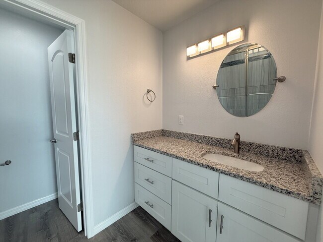 Building Photo - Waterfront 3 bedroom townhome with dock!