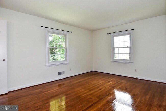Building Photo - 7513 Sebago Rd