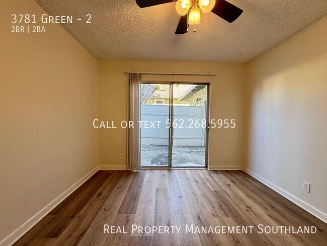 Building Photo - Beautifully Renovated 2 Bed / 1.5 Bath Apa...