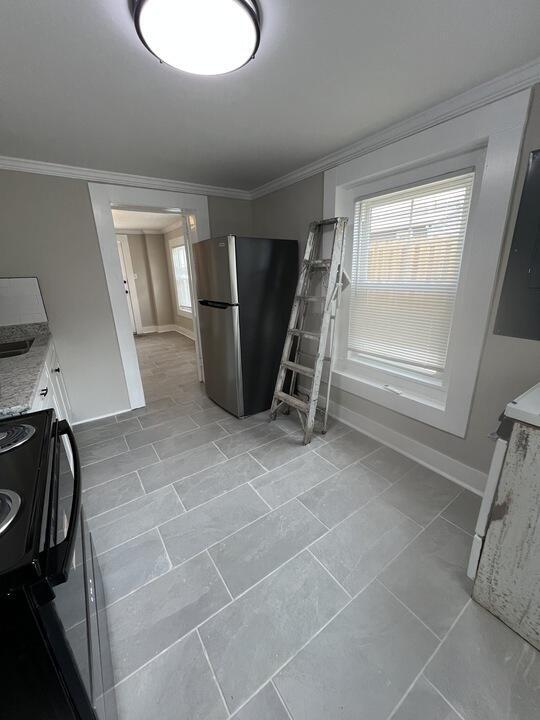 Building Photo - 325 Meridian Ave