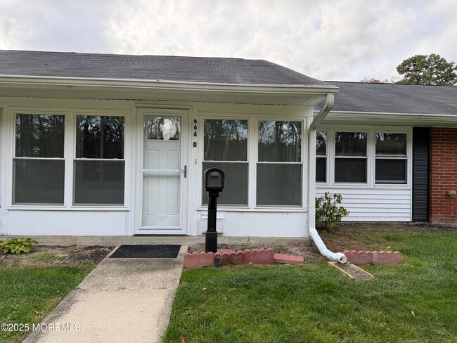 Primary Photo - 664D Plymouth Dr