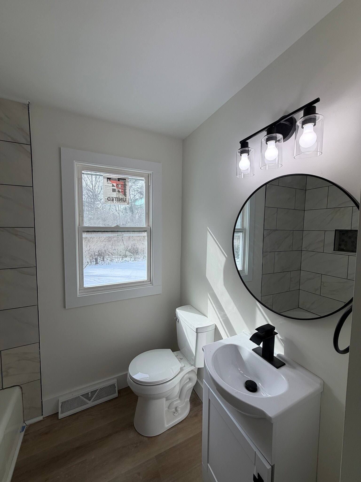 Building Photo - 270 Seminole Dr