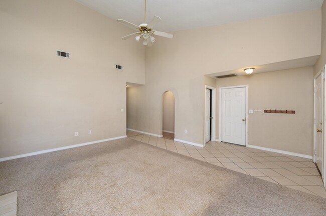 Building Photo - 4863 Kensington Ln