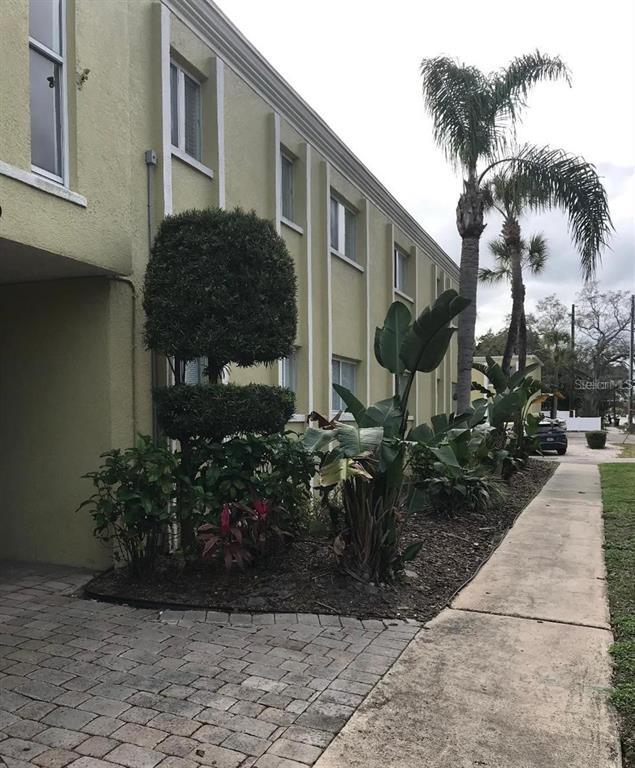 Building Photo - 3206 W Azeele St