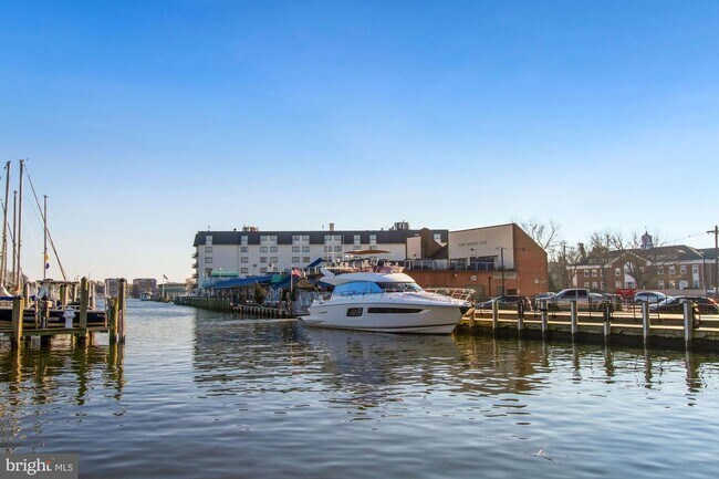 Building Photo - 5 Park Pl