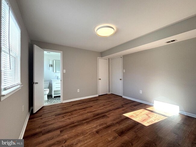 Building Photo - 7107 Tyndale St