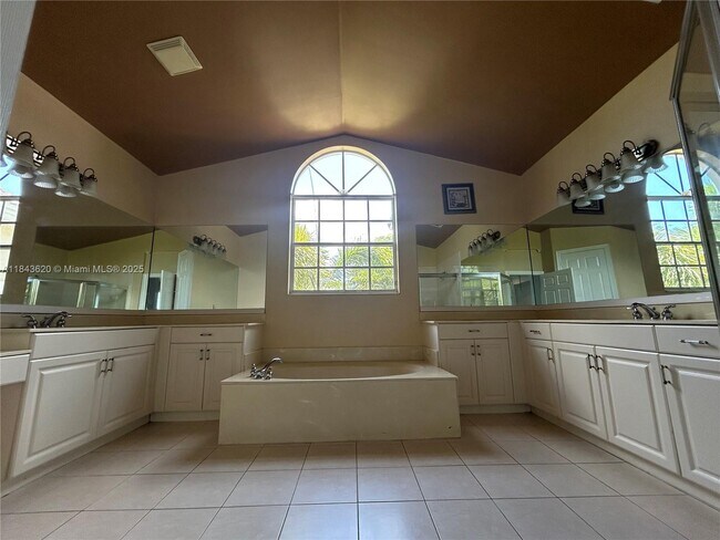 Building Photo - 17409 SW 54th St