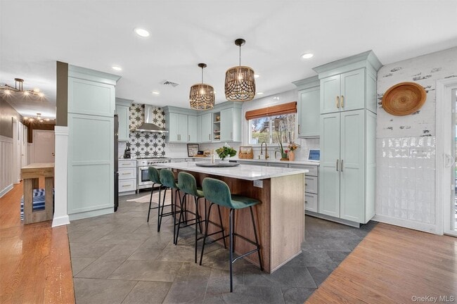 Building Photo - 49 Clover Hill Dr