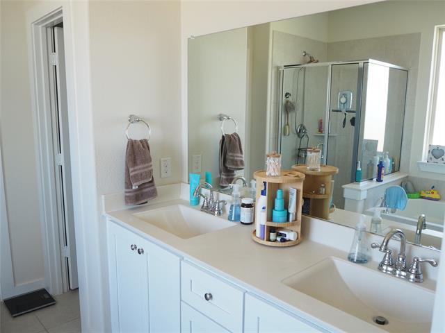 Building Photo - 4317 Swallow Dr