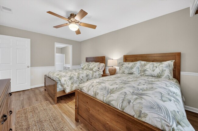 Building Photo - 641 Blue Stem Dr