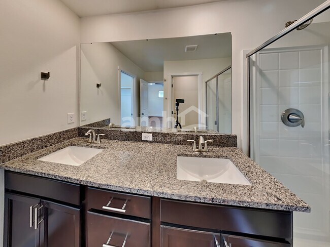 Building Photo - 33084 Ten Trails Pkwy