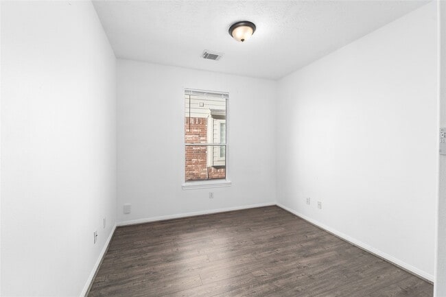 Building Photo - 11543 Valley Pike Ct