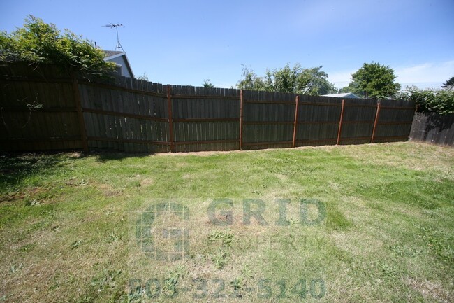 Building Photo - 1 Bedroom Bungalow Available in Inner Nort...