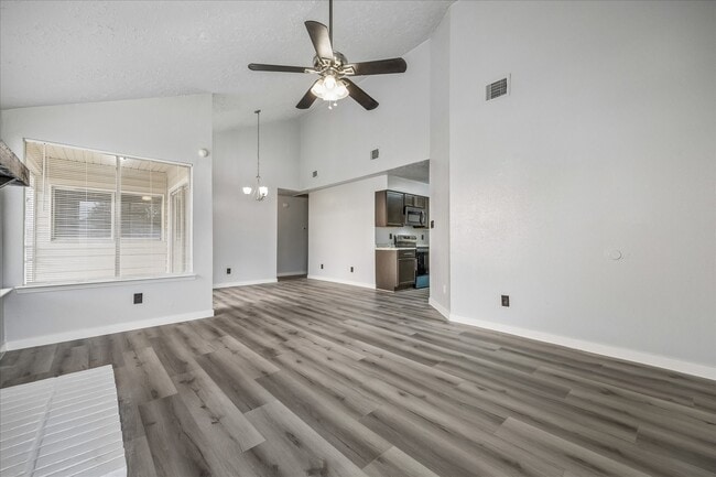 Building Photo - 10143 Towne Mist Dr