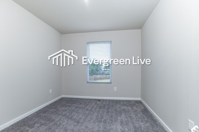 Building Photo - 108 Burlington Dr