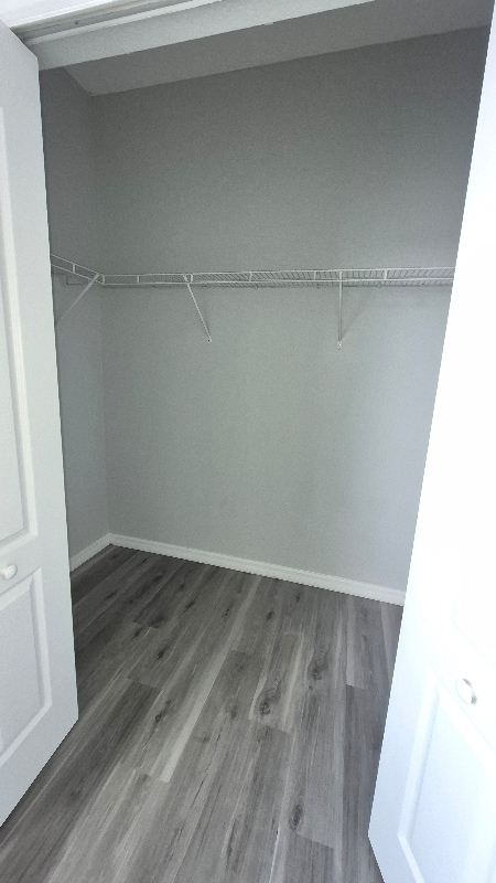 Building Photo - 10450 Manderley Way