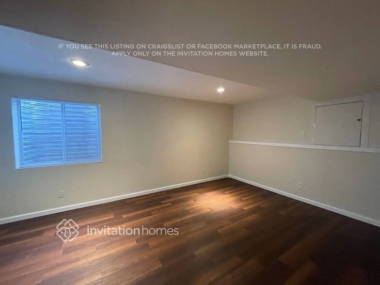 Building Photo - 3365 Bareback Dr