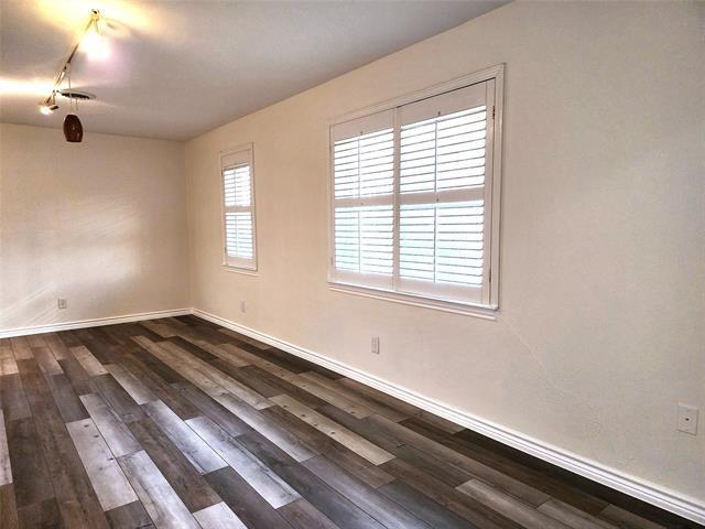 Building Photo - 1401 E Sherman Dr