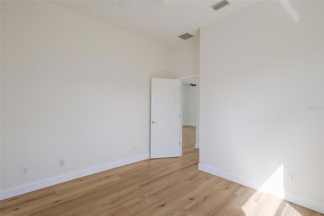 Building Photo - 7111 41st Ln E