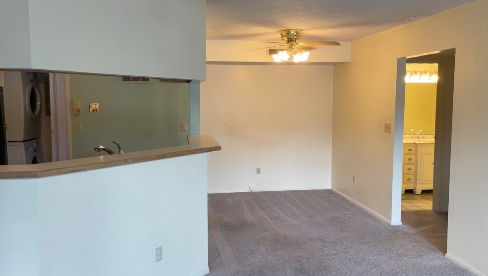 Building Photo - 1150 Tollios Parkway