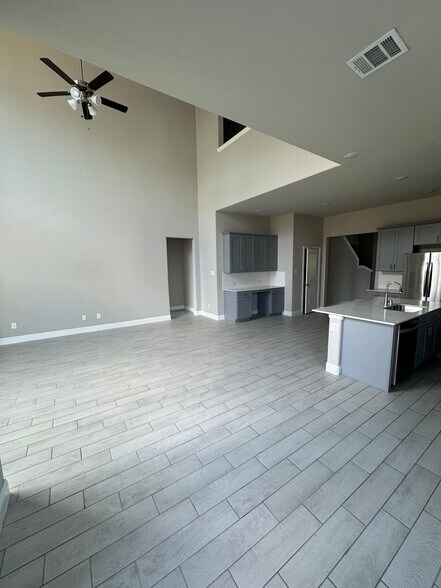 Building Photo - 500 Hoot Owl Hl