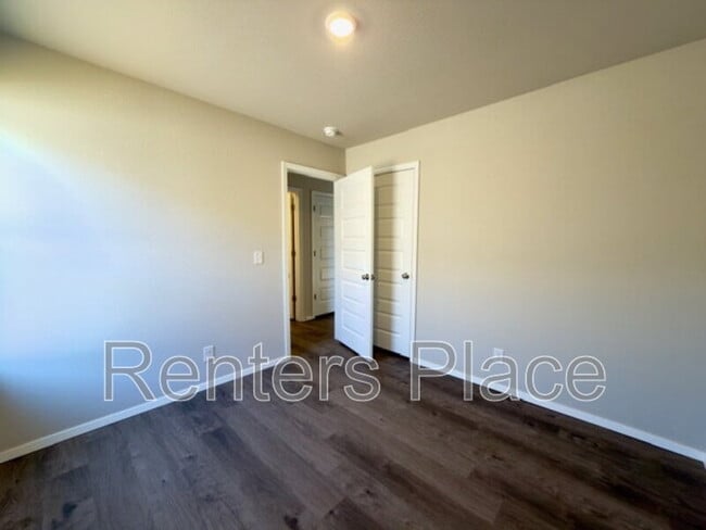 Building Photo - 1008 W Lawton Rd