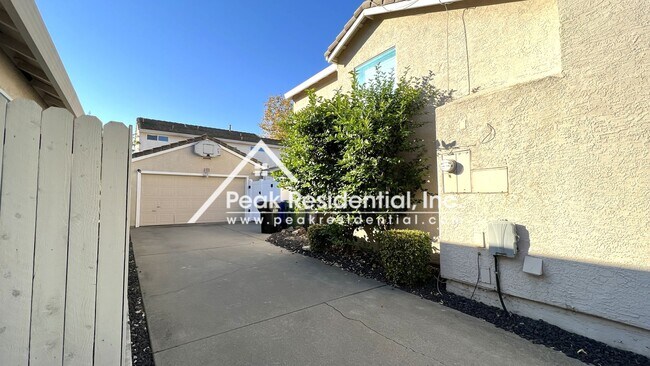 Building Photo - 8943 Cypress View Way