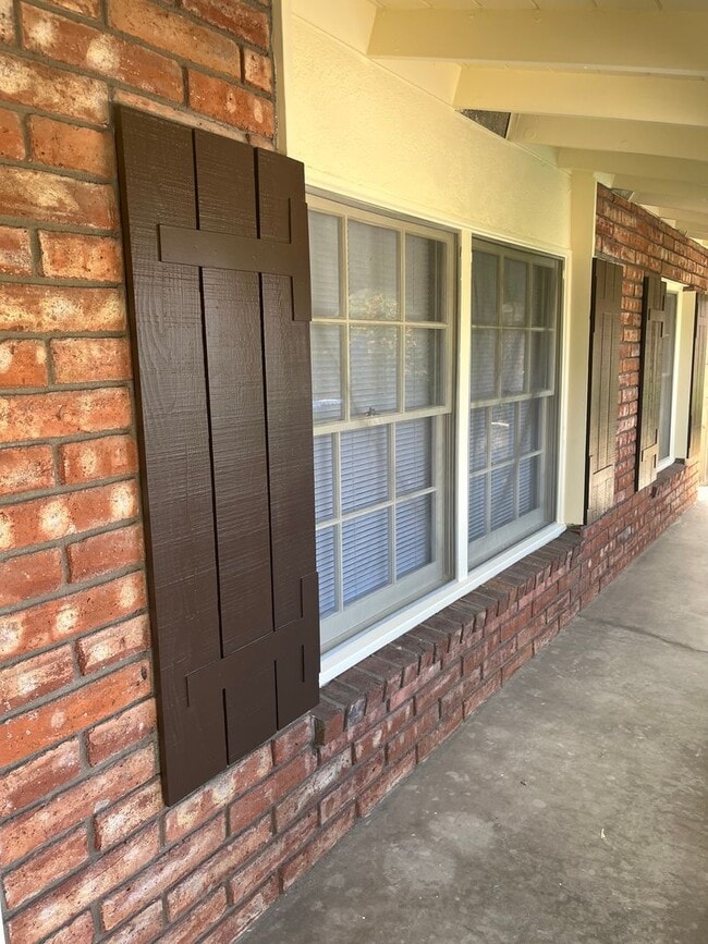 Building Photo - Single Family Home
