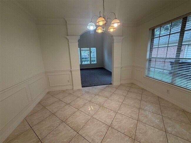 Building Photo - 4163 Surreydon Dr