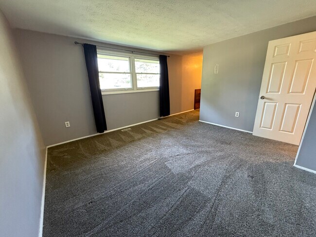 Building Photo - 2553 Hunting Ridge Trail