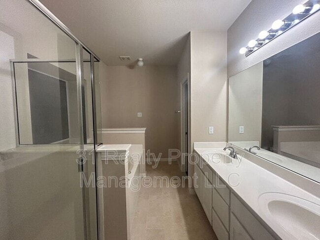 Building Photo - 10228 Ashburn Dr