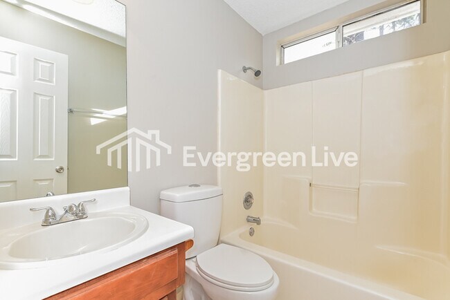 Building Photo - 3431 Hollow Oak Dr