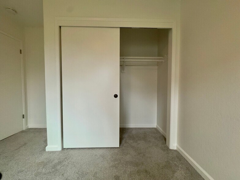 Building Photo - 6501 Raymond St