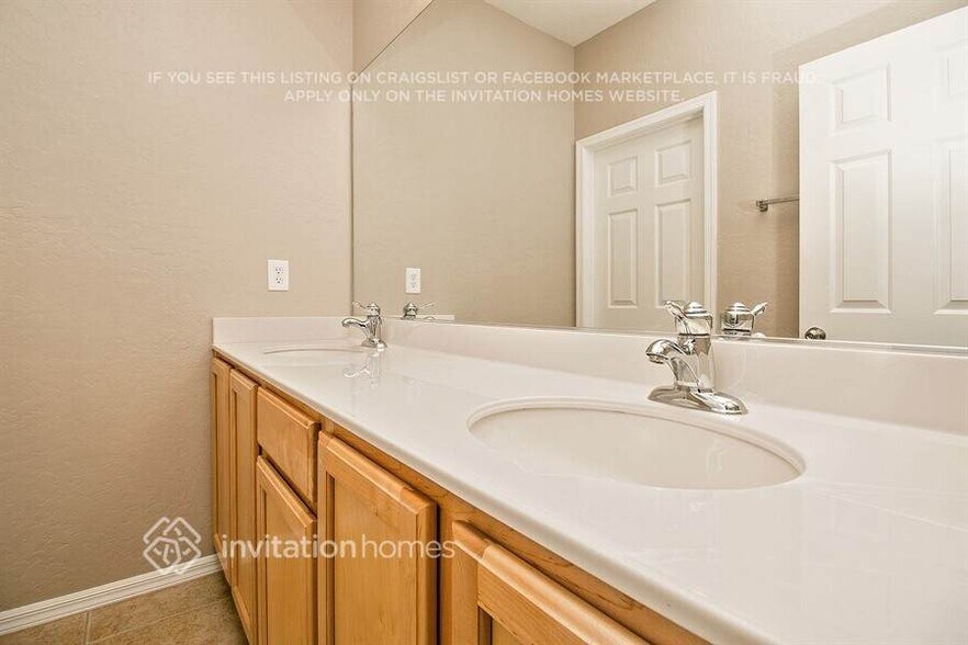 Building Photo - 2542 Findlater St