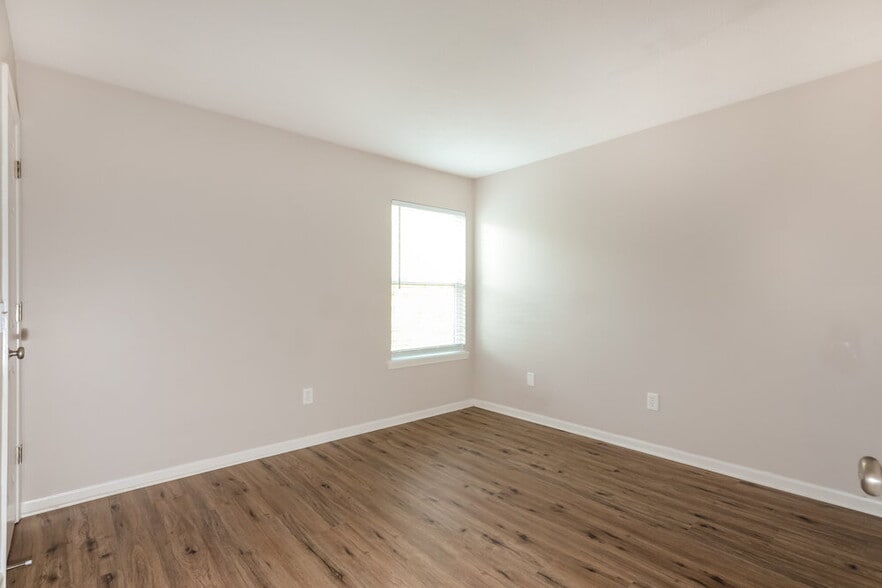 Building Photo - 6238 Tybalt Pl