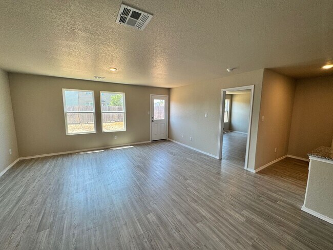 Building Photo - Move-In Ready Modern Home with Open Layout...
