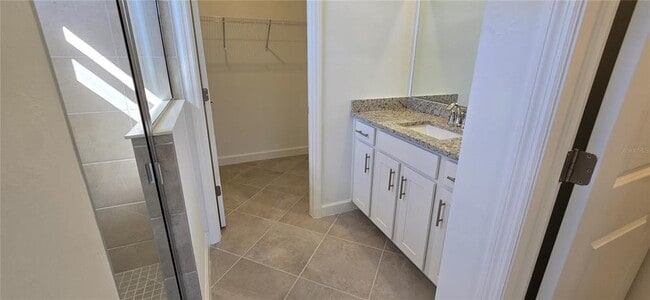 Building Photo - 15810 Sunny Day Dr