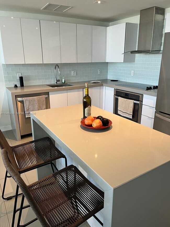 Building Photo - 1600 NE 1st Ave