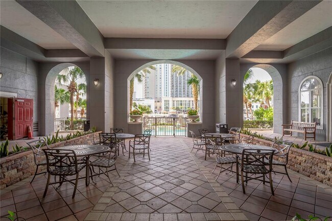 Building Photo - 700 S Harbour Island Blvd