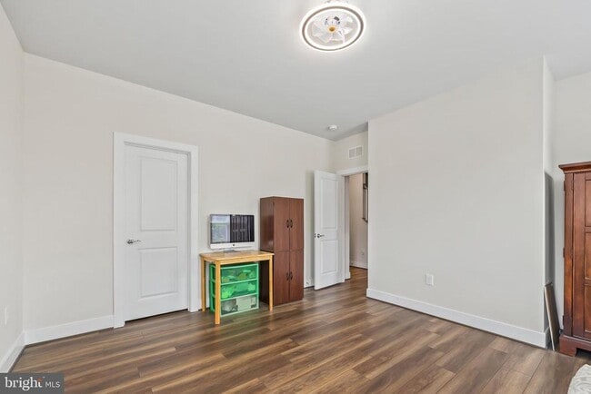 Building Photo - 1680 Dunnington Pl