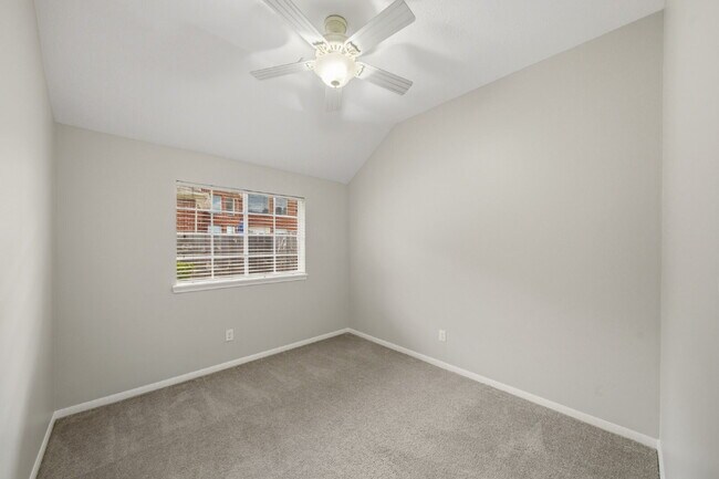 Building Photo - Refreshed 4-Bedroom in New Territory with New Paint, New Floors, and Lawn Care Included.
