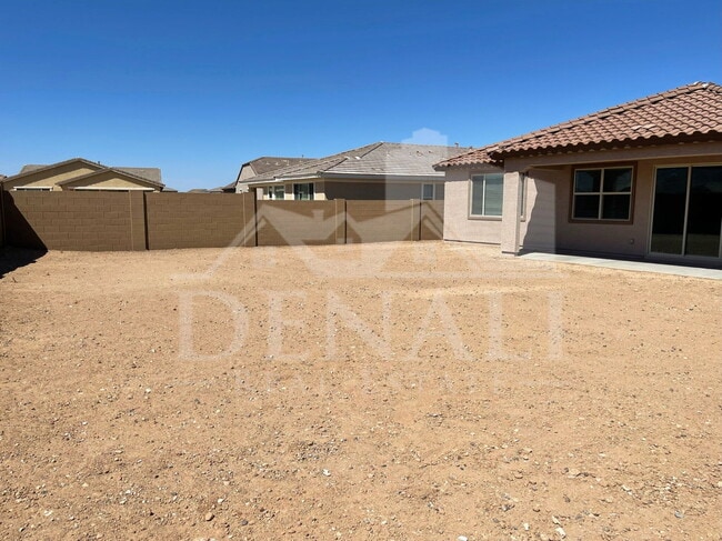 Building Photo - 4622 N 192nd Ln