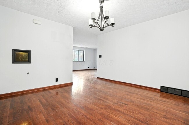 Building Photo - 295 E Whittier St